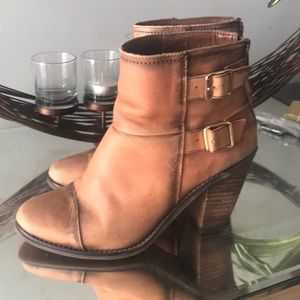 Jessica Simpson 6.5 leather boots